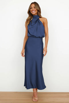 Carolina - Long satin dress with halter neckline