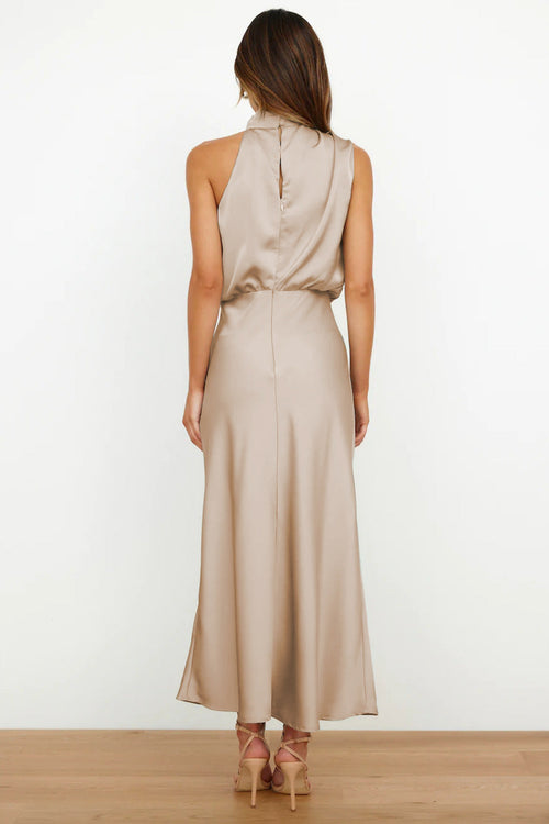 Carolina - Long satin dress with halter neckline