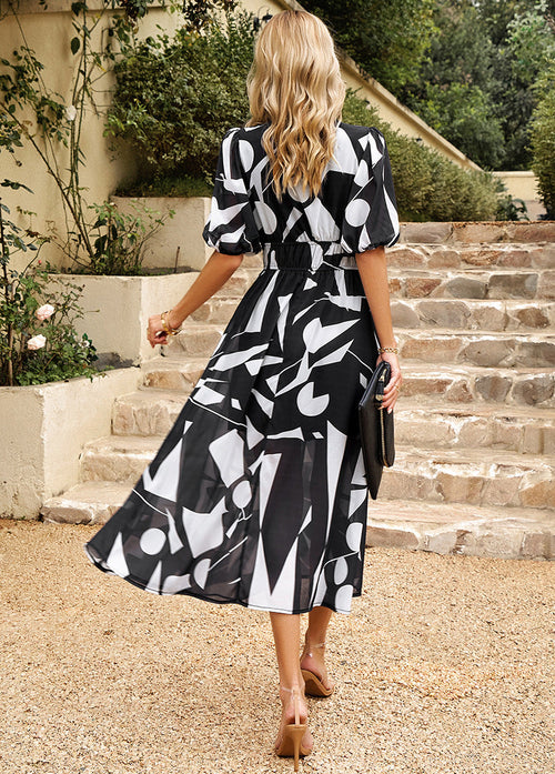 Freya - Elegant Dress with Floral Pattern
