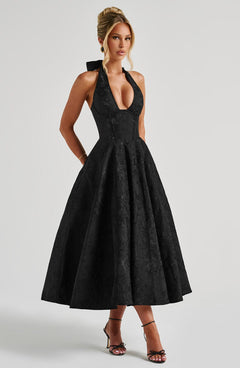 Ava - Chic V-Neck Backless Dress