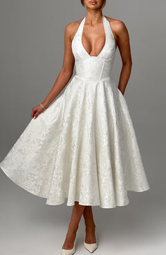 Ava - Chic V-Neck Backless Dress