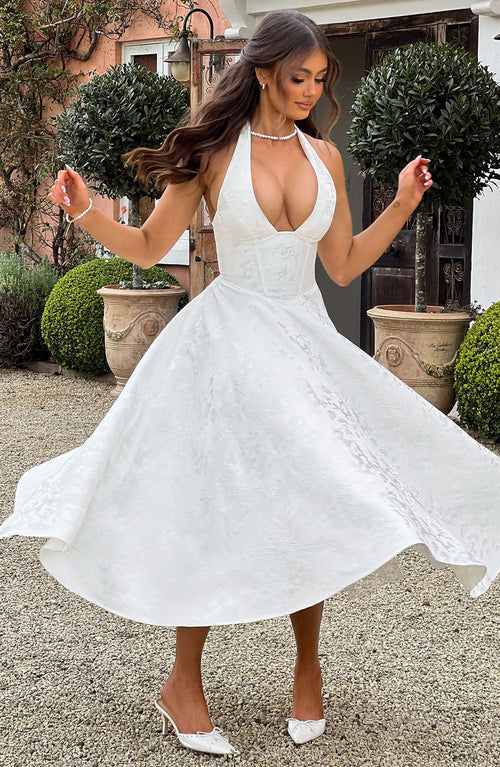 Ava - Chic V-Neck Backless Dress