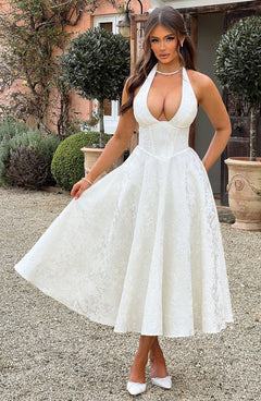 Ava - Chic V-Neck Backless Dress