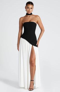 Mia - Elegant Backless Pleated Maxi Dress