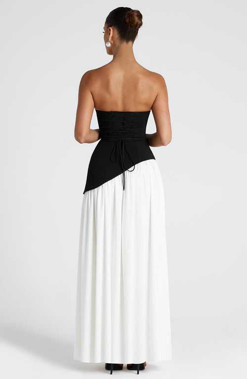 Mia - Elegant Backless Pleated Maxi Dress