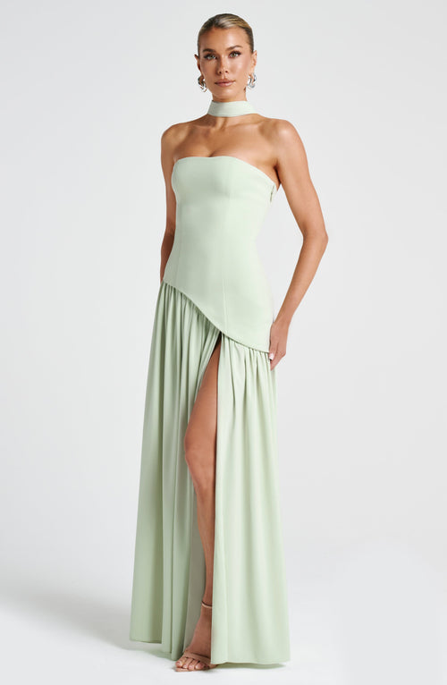 Mia - Elegant Backless Pleated Maxi Dress
