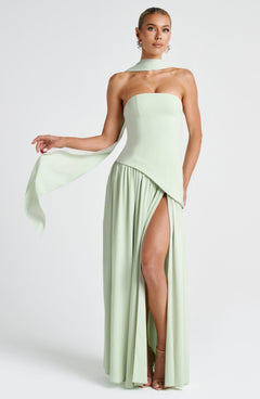 Mia - Elegant Backless Pleated Maxi Dress