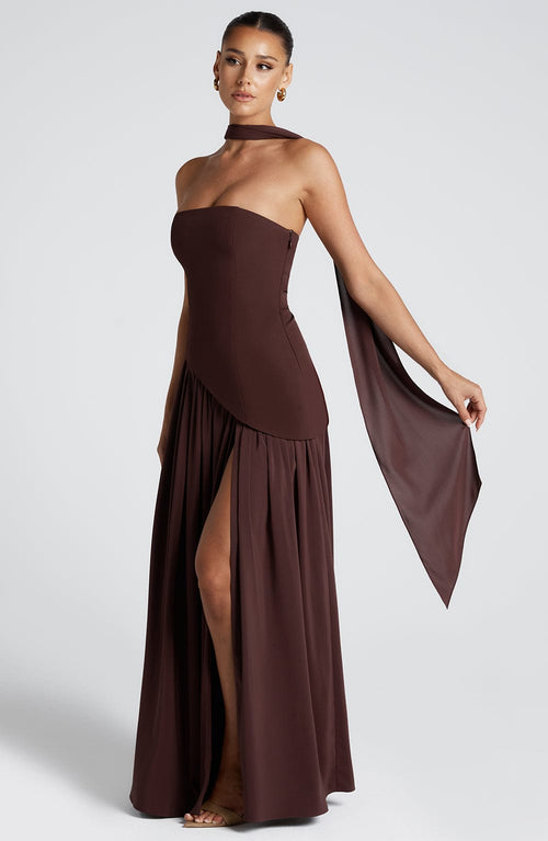 Mia - Elegant Backless Pleated Maxi Dress