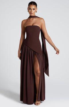 Mia - Elegant Backless Pleated Maxi Dress
